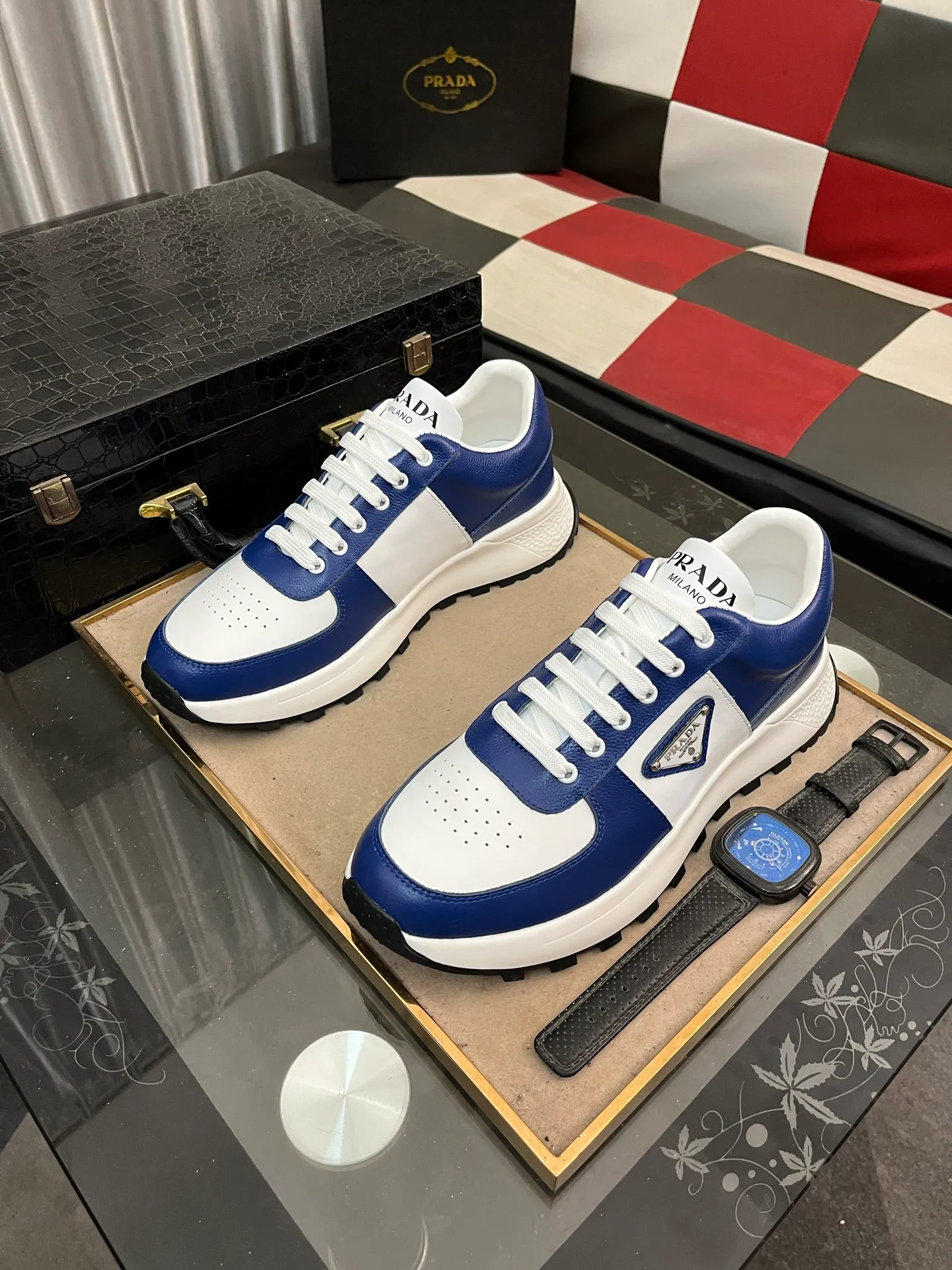 Men's shoes 💰440⌚️⌚️ PRADA [Prada] popular men's shoes, casual shoes and sports shoes! High-end quality 🍀 The upper is made of imported original cowhide 💥 cowhide lining; the original molded outsole. The style is correct and elegant, comfortable and versatile💪 Three quality guarantees. Size: 38-44, 3️⃣colors available.